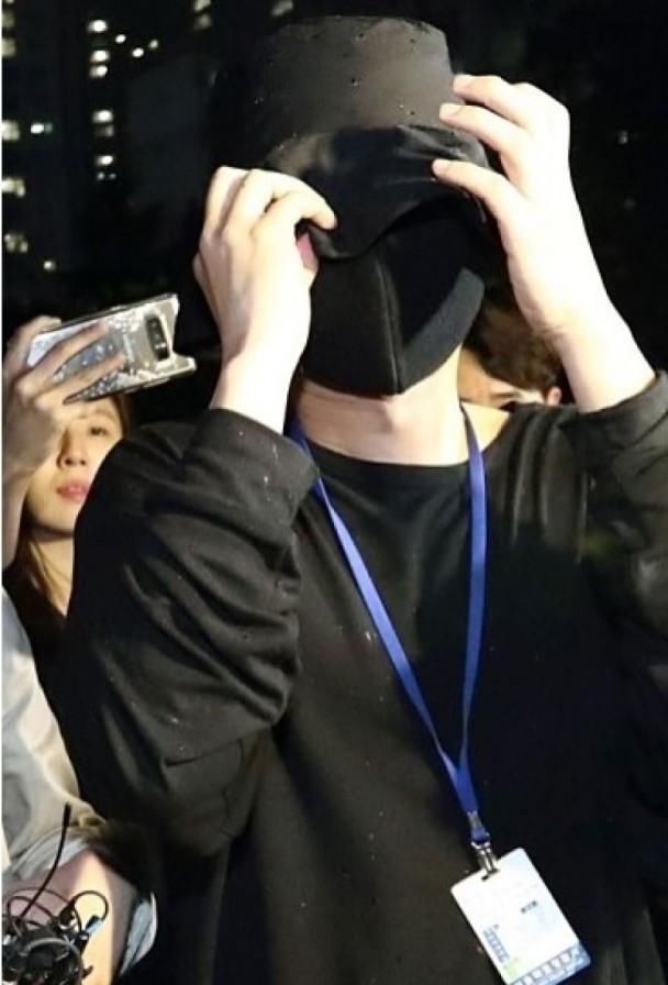 韩国娱乐圈再出丑闻，女星被迫拍裸照事件升级，老板以死证明清白