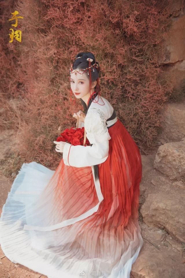  「桃之夭夭」汉服小仙女：桃之夭夭，灼灼其华