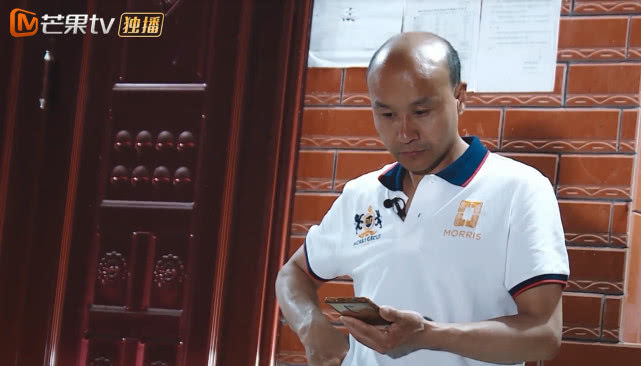 《变形计》农村爸给全村人打电话却没人接，得知原因，网友炸锅了