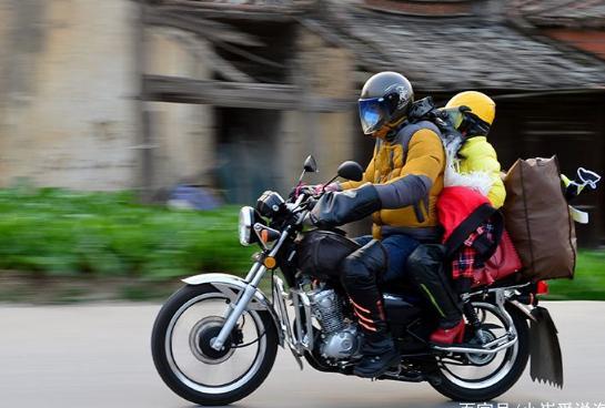 摩托车不能上路，电动车不能骑，农民外出骑自行车？专家这样说！