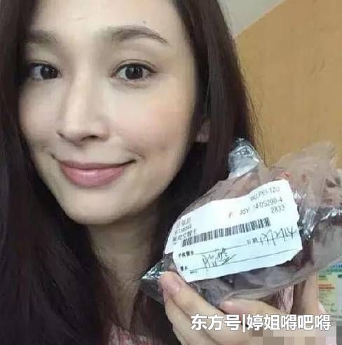 42岁当红女星为了吃这东西美容，否认之后又遭到好友发布照片