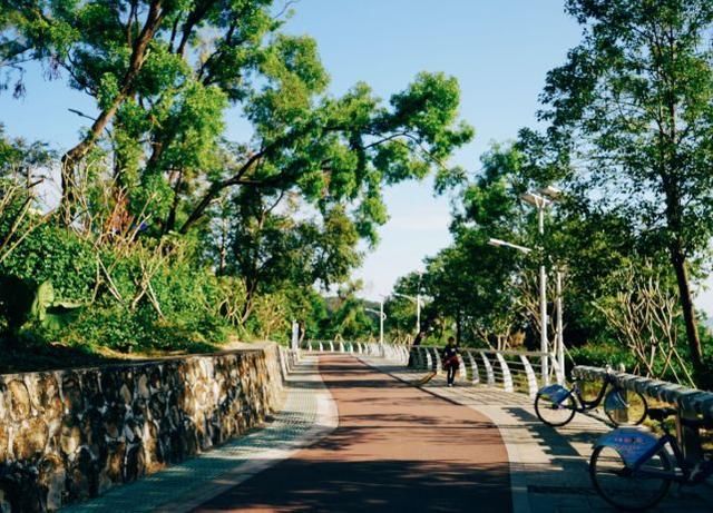 盐田海滨栈道，深圳徒步旅行的好去处，一路追寻碧海蓝天