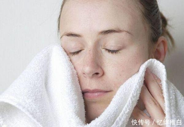  『犯错』洗脸嘛谁都会，可是洗脸有很多误区你知道吗？看完别再犯错了！