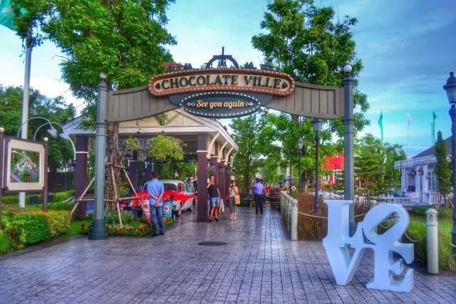 曼谷致命吸引力正是热带风光、佛教文化、民间风俗三者的叠加