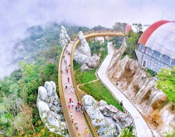 越南最美的大桥，桥体被一双巨手托起，游客：体验感非常不错