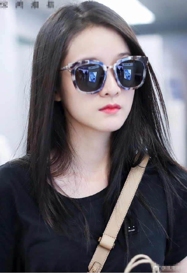 没舒畅的身材真别穿白牛仔裤，像张雪迎一样穿成买家秀就太尴尬了