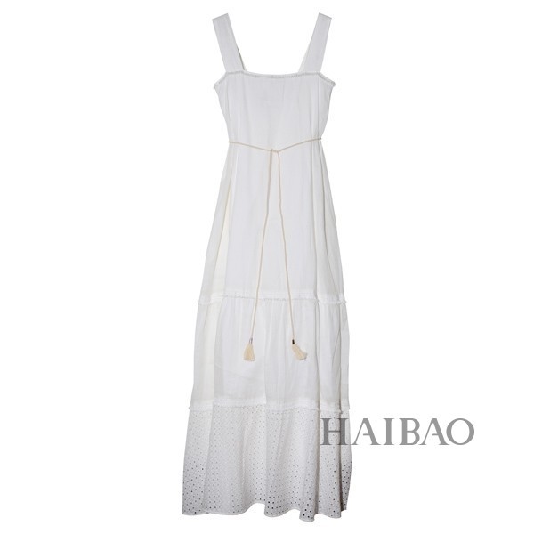 如何用白色单品时髦度夏