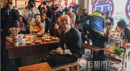 网剧篡改明星全家福 不幸中招的何晟铭晒对比照维权 娱乐圈还有哪