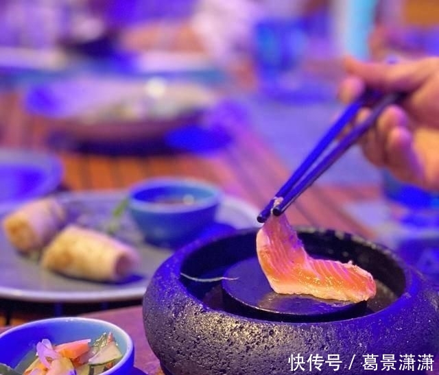 那一刻:在600多平的别墅房睡一晚是啥感觉?推开门那一刻就知道没白来