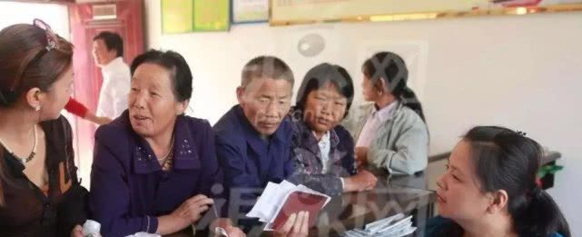 再过20天，农民要交4笔钱，一户至少5000元，早做准备