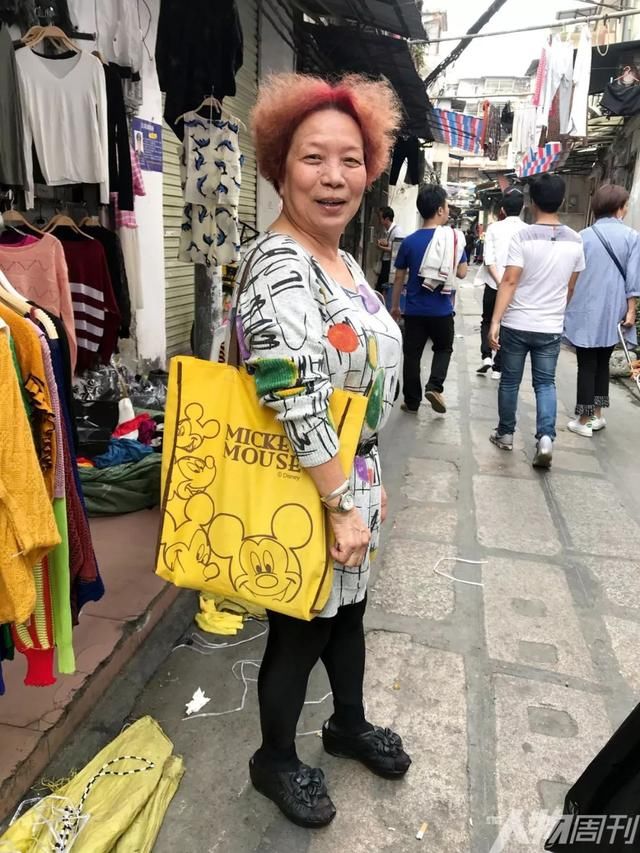 她在中国老街上发现最先锋的时尚创意