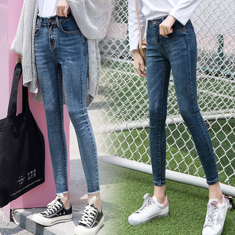 一条简单的牛仔裤，任意搭配穿出不一样的风格，秀出好身材