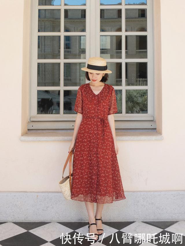  『中年』40岁女人想甩掉“中年感”建议多穿这4种裙子，上身减龄显气质