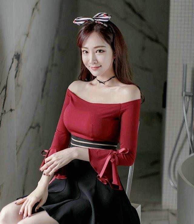 回头率超高的短裙飘逸优美，名媛气质令人心动