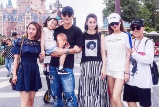 张丹峰被怀疑家庭不合, 三人辟谣都没有一组路人照片有效