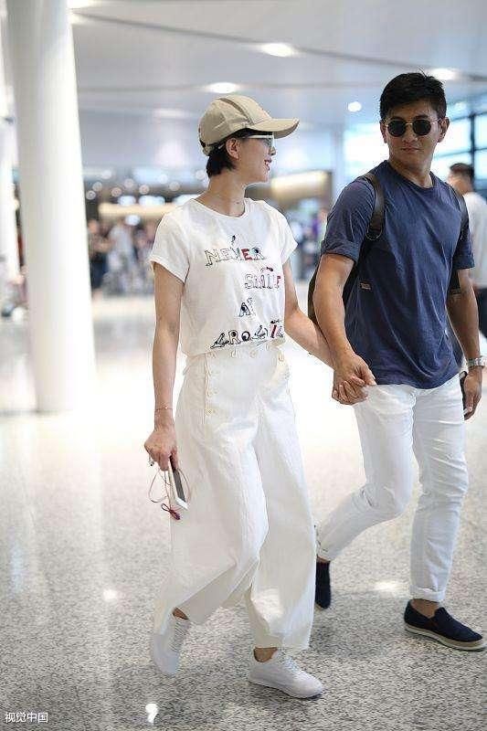 卓伟再次曝光刘诗诗出轨，这举动说明了一切，网友：我们不相信