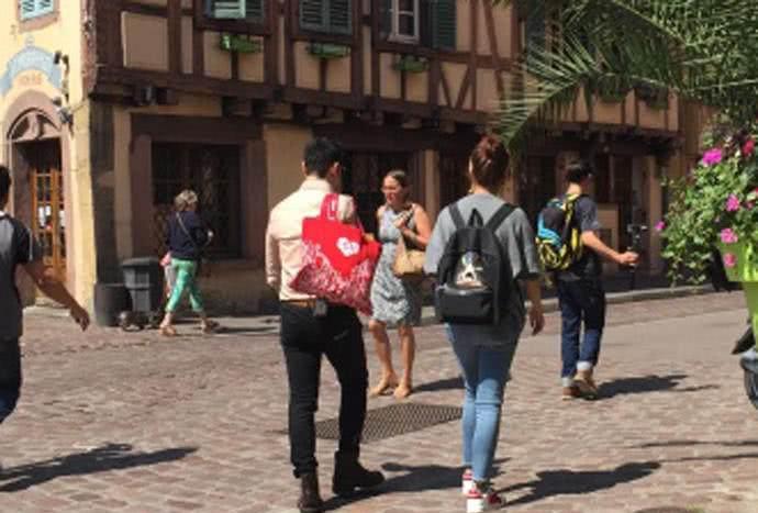 赵薇更新动态疑似生病，粉丝心疼：她节食减肥太累了