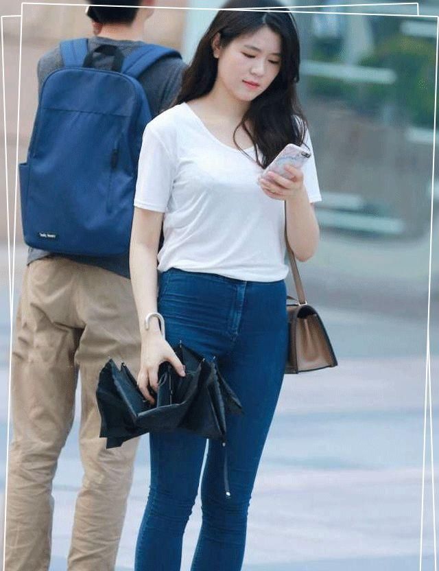  「漂亮」成熟的女人也很漂亮，漂亮小姐姐牛仔裤子秀出苗条风采