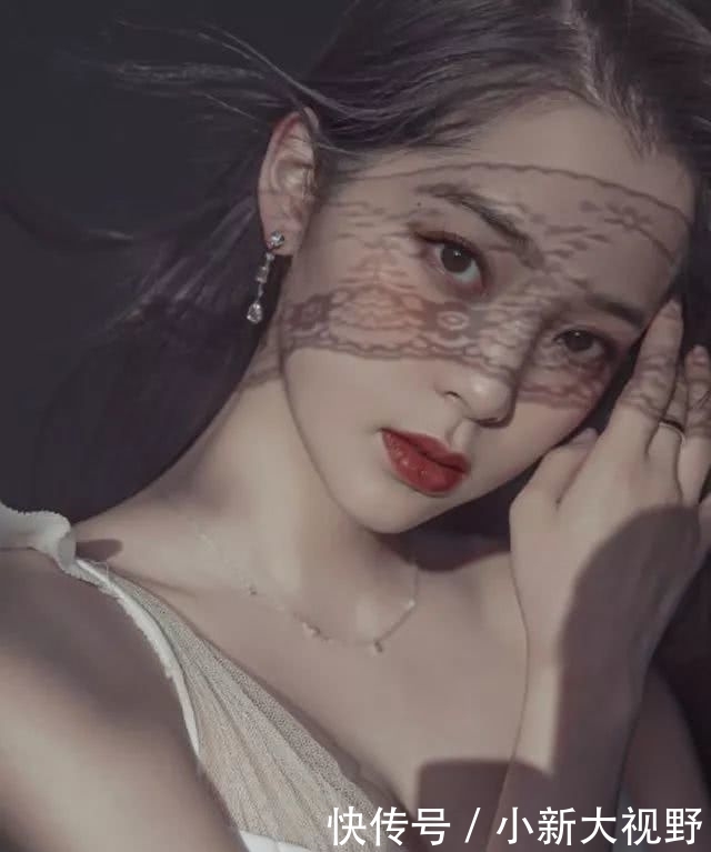  『写真』欧阳娜娜最新写真出炉，虽然不到20岁，但身材好到让人不敢相信