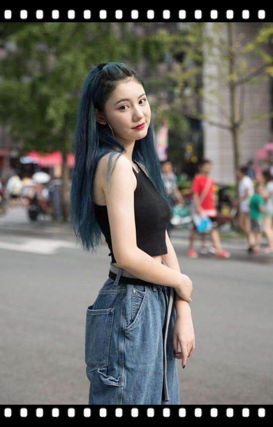 成都街边的黑色诱惑 6位小姐姐性感街拍 黑色原来能穿的这么美