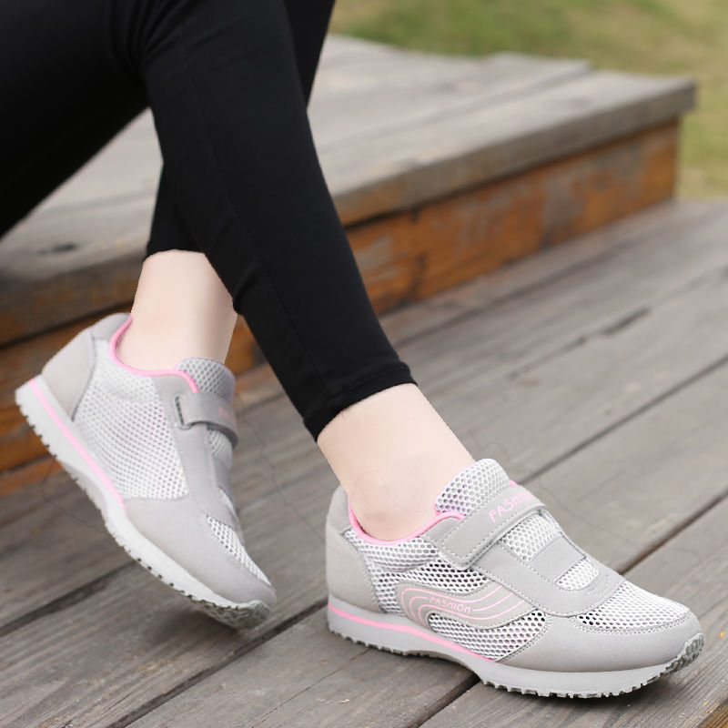 秋天到了，凉鞋别穿了，看看新款妈妈鞋，洋气耐穿不累脚