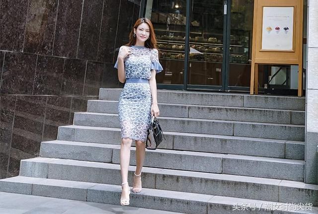 紧身裙不仅能够勾勒出完美的身材，还能够凸显出与众不同的气质