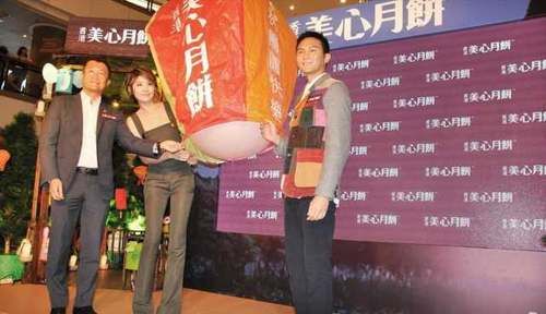性感：魅力十足，陈慧琳身材有料又会穿！军绿色背带裤内搭抹胸性感高级
