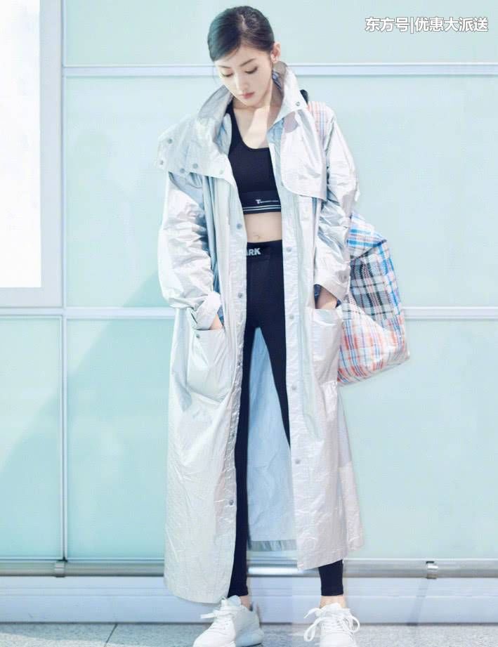 张天爱身穿运动装大方“炫腹”，看到腰终于明白你为什么这么火!