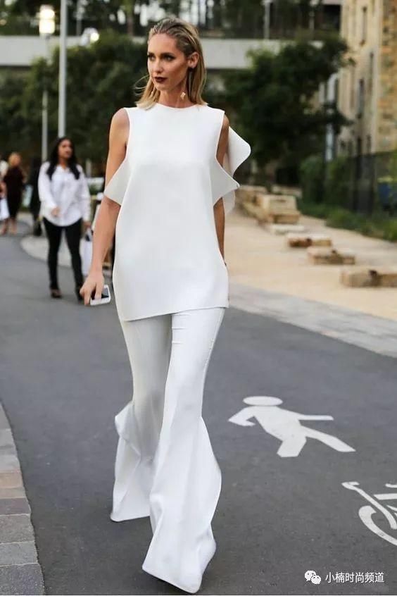 女生搭配:根据肩宽挑选服装款式,轻松驾驭夏日穿搭