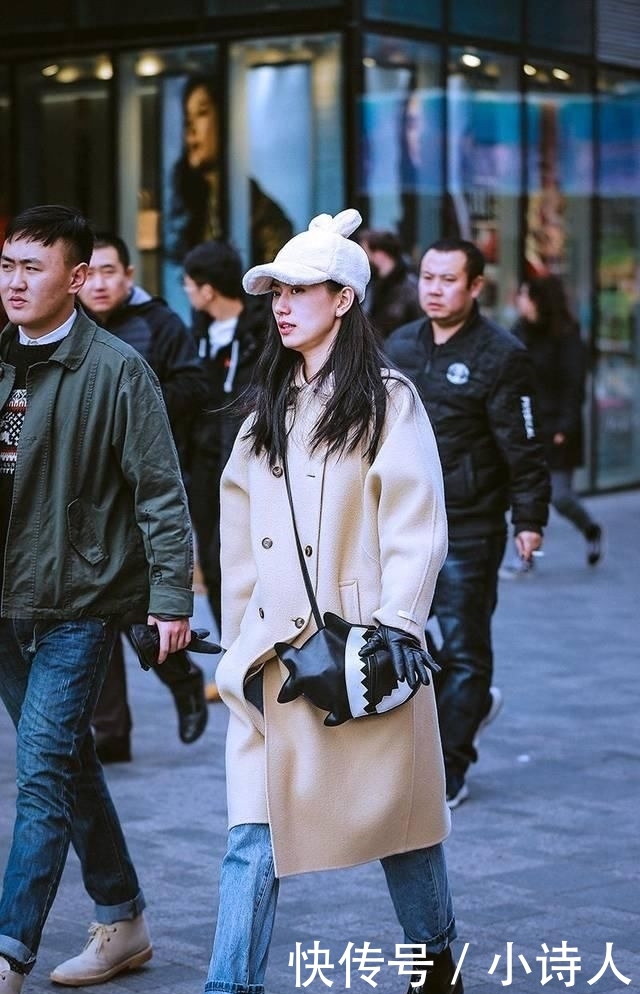 努力:人们还是喜欢随性舒服的穿搭,相信很多人一眼就会爱上这种风格