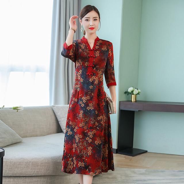 老妈说中秋不要秋裙，那还能送什么？“改良旗袍”？这下该乐了吧