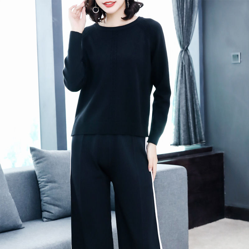 70后的女人秋冬这样穿很时尚，侧影都美翻，既显瘦洋气又美嫩