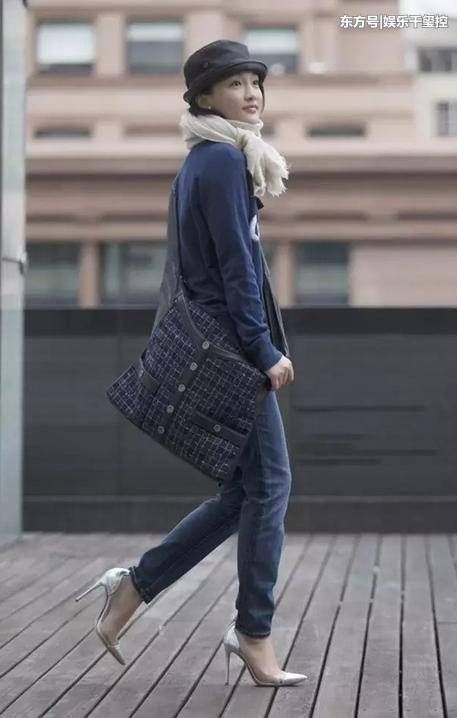 42岁周迅自从结婚后，变了一张脸，网友:到底经历了什么?