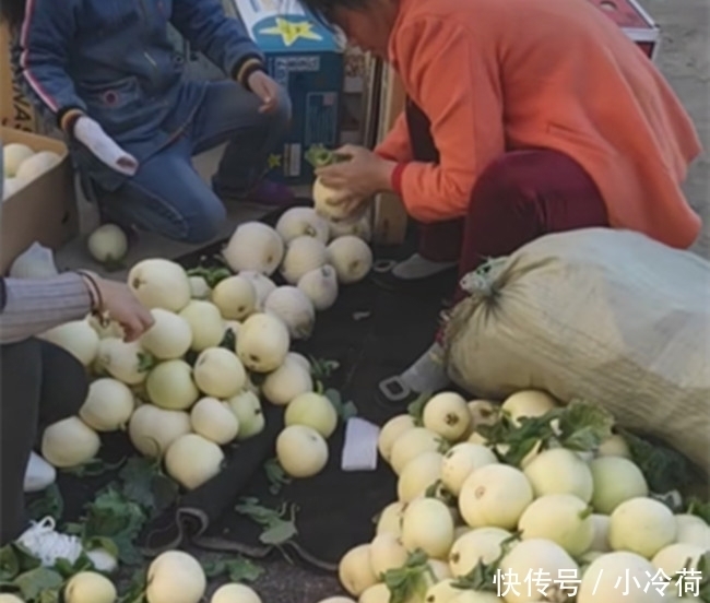  [村民]村民说他种植的是“变异鸡蛋”，3元一斤一天能卖万斤