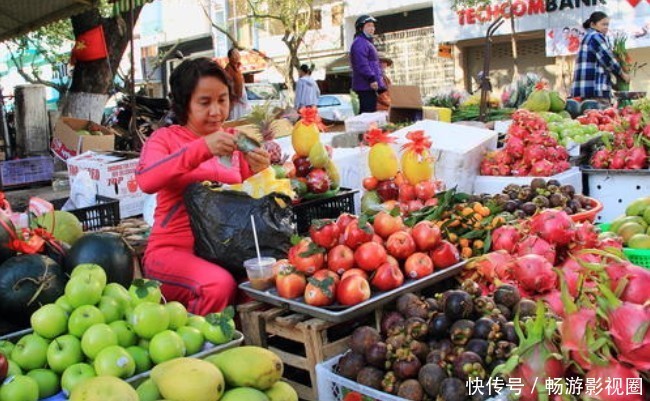 宣布对中国取消免签后,大量水果烂在地里卖不出去,付出代价太大