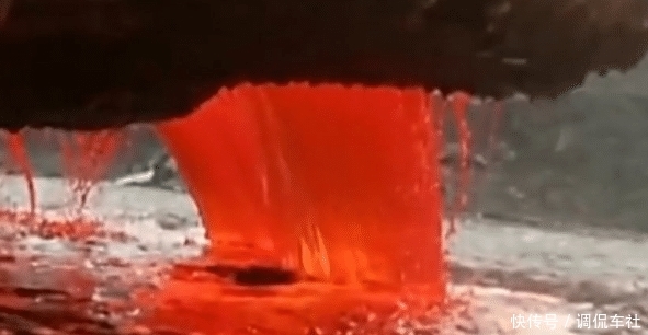 神秘的“血瀑布”,相比“火瀑布”而言,血瀑布更让人感觉神秘