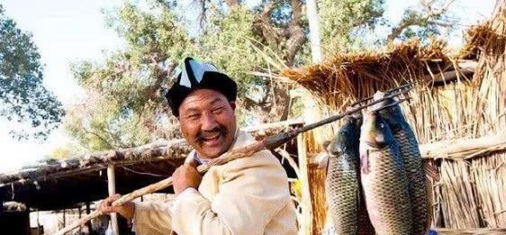 我国的这个民族世代生活在沙漠里，职业却都是“渔民”！