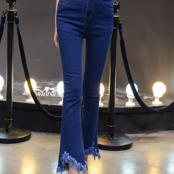 一条穿上不想脱的长裤，比打底裤显瘦，比裙子好穿时髦