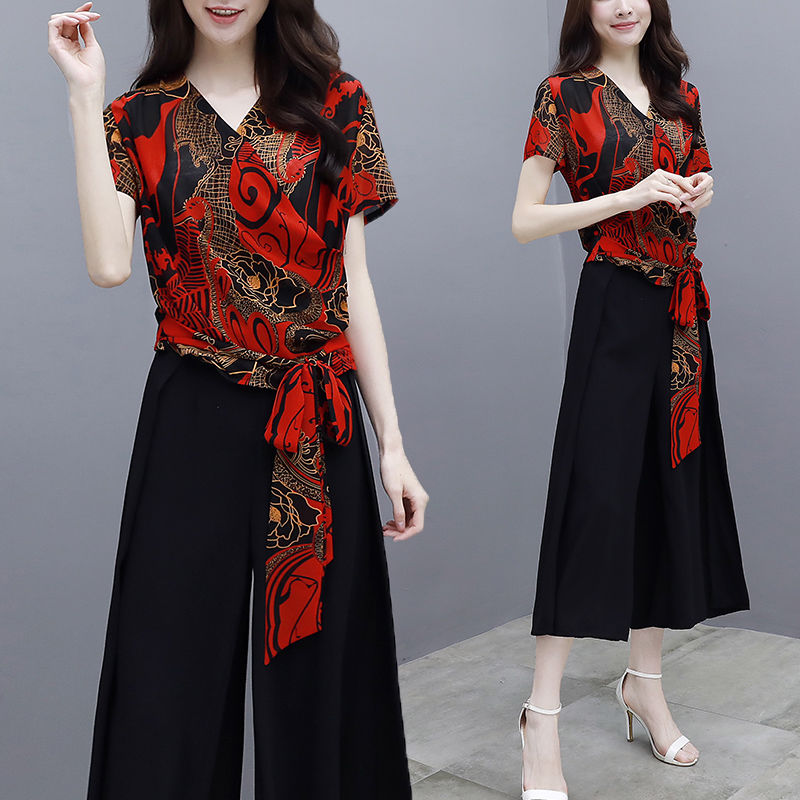 身高150的8090后女孩，9月穿阔腿裤套装，洋气还显腿长