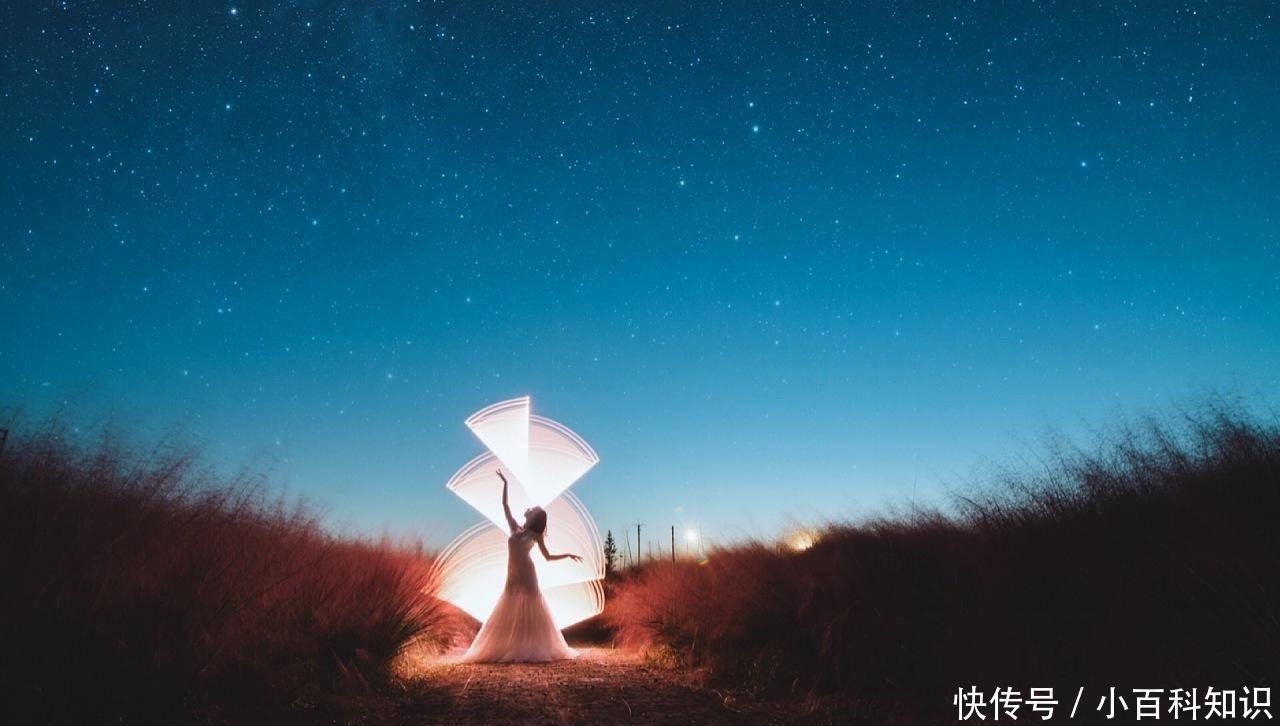 遇见流光溢彩，如何拍摄创意光绘？手把手教你玩转光绘摄影