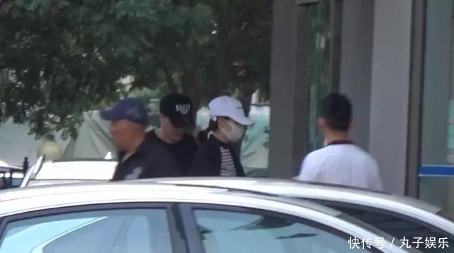 赵丽颖终于忍不住9字回应怀孕传闻！网友：虽未怀孕但恋情……