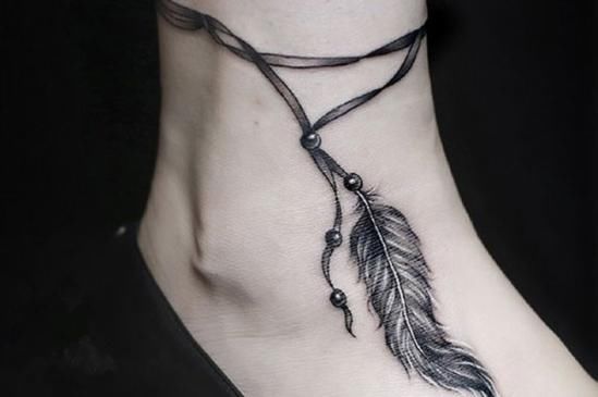 脚链纹身 融入肌肤的时髦脚链