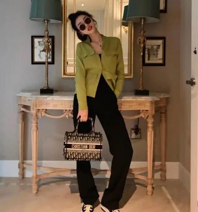  【小脚】快抛弃你的小脚裤吧！现在最火的裤子是这“3种”，显瘦又百搭！