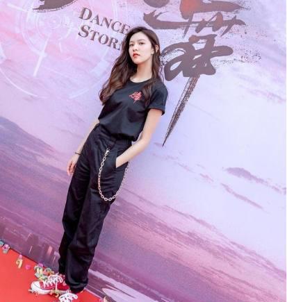 张一山宋妍霏恋情公开？多种实锤网友深信不疑，纷纷表示祝福！