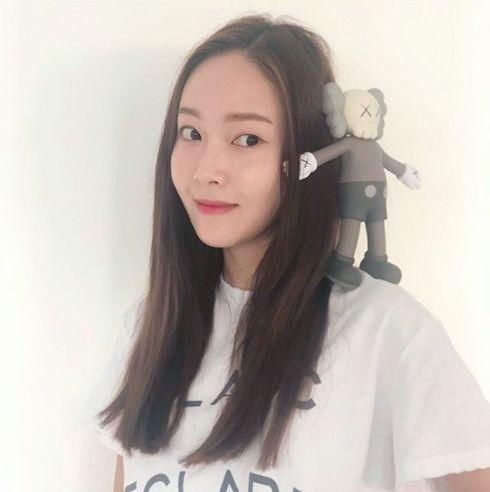 太子妃张天爱带着新发色杀回来了?