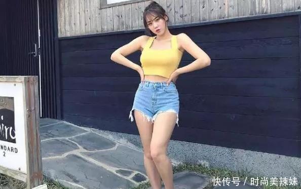 清秀唯美的牛仔裤美女，尽显成熟女人味，你喜欢哪个