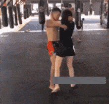  [GIF]搞笑GIF趣图：说实话，这样的女汉子，谁敢娶