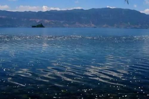 中国“最美”的五大湖泊，景色迷人，宛如人间仙境