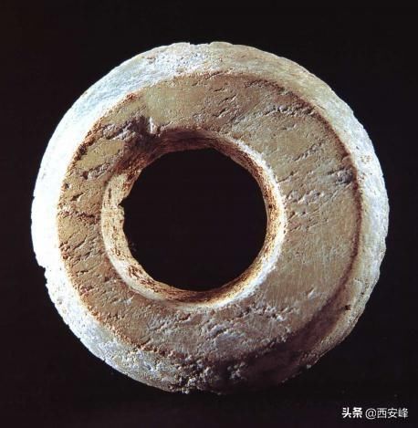 河南安阳殷墟墓出土（玉珠、玉管、玉饰品）