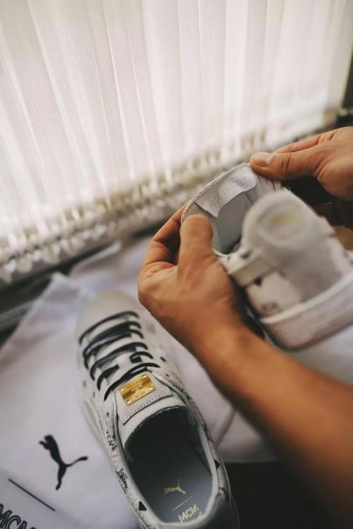 2018流行的运动鞋款式 秋天你怎么能少得了一双经典的板鞋呢